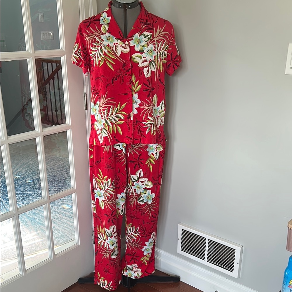 Red and White Hibiscus Floral 2-piece Set
